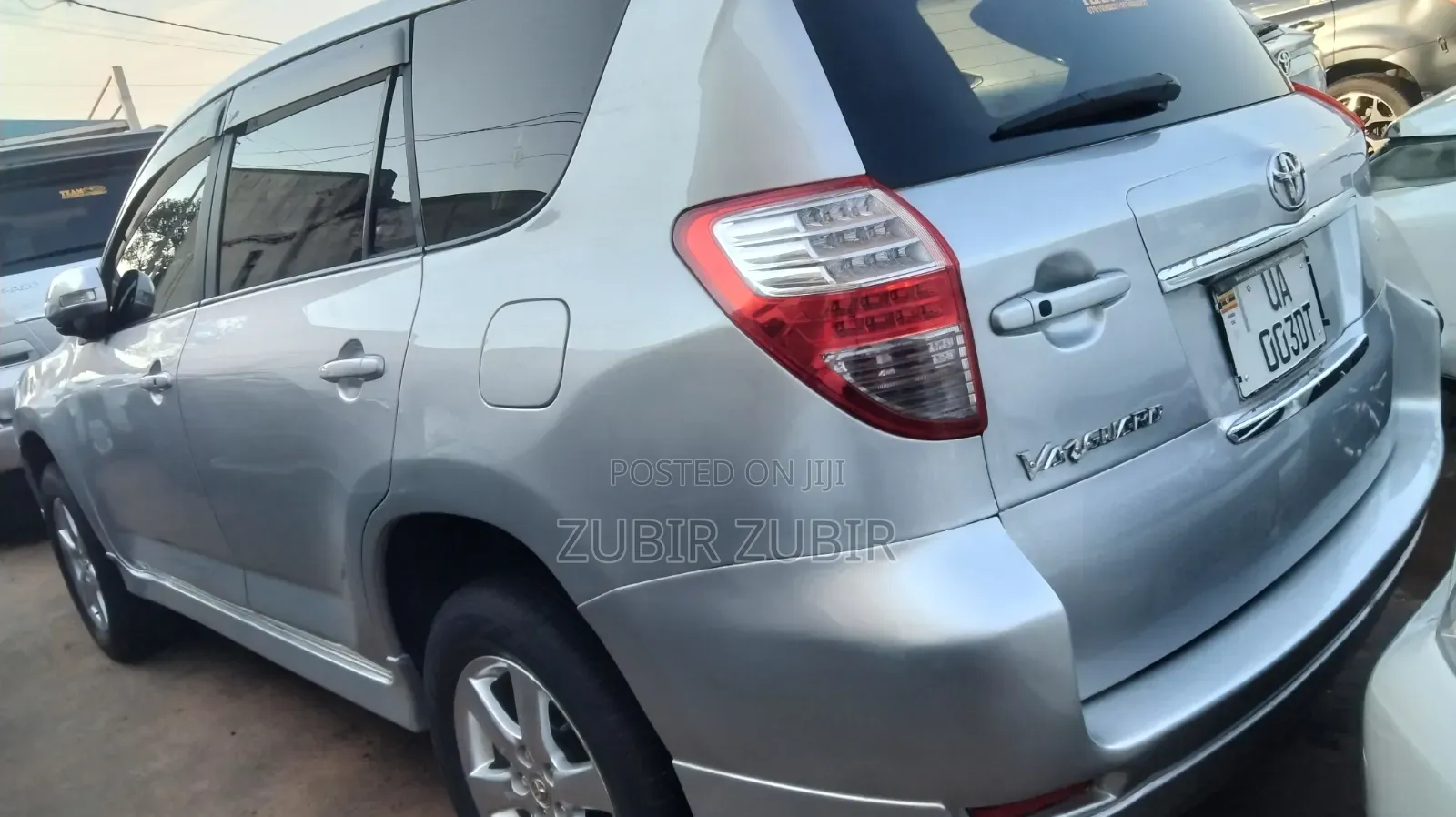 Toyota Vanguard 2010 Silver