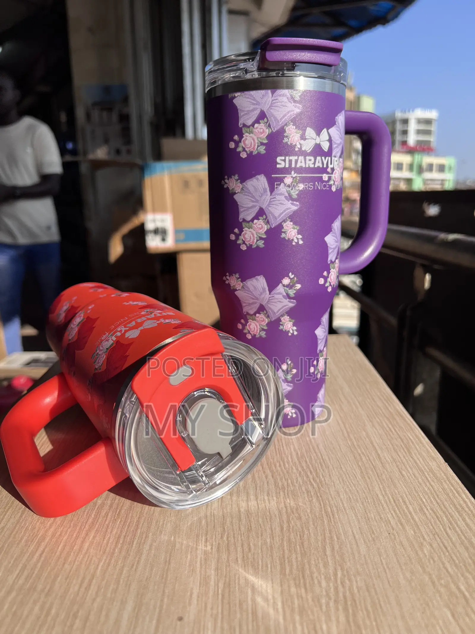 Keep Drinks Hot or Cold in Style- 900mls Vacuum Cup