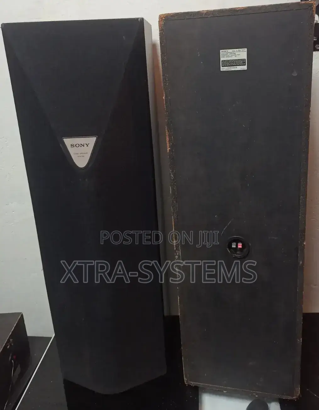 Sony Ss-T471 3-Way Tower Floor Standing Speakers With 10-Inch Woofers.