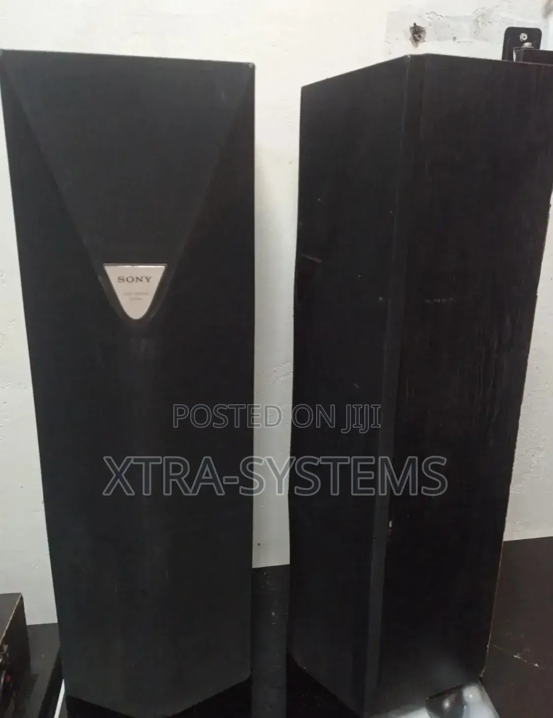 Sony Ss-T471 3-Way Tower Floor Standing Speakers With 10-Inch Woofers.