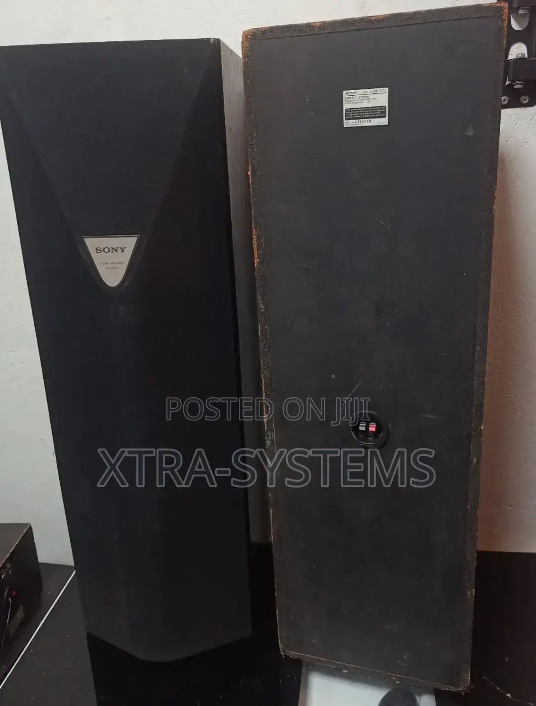 Sony Ss-T471 3-Way Tower Floor Standing Speakers With 10-Inch Woofers.