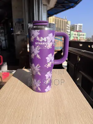 Stay Hydrated With Style – 900ml Vacuum Cups