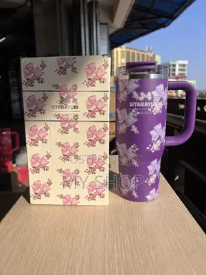 Stay Hydrated With Style – 900ml Vacuum Cups