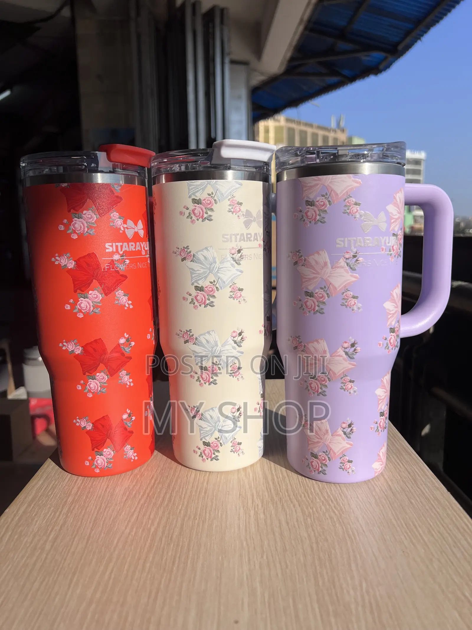Stay Hydrated With Our 900ml Floral Tumbler- Vacuum Cup