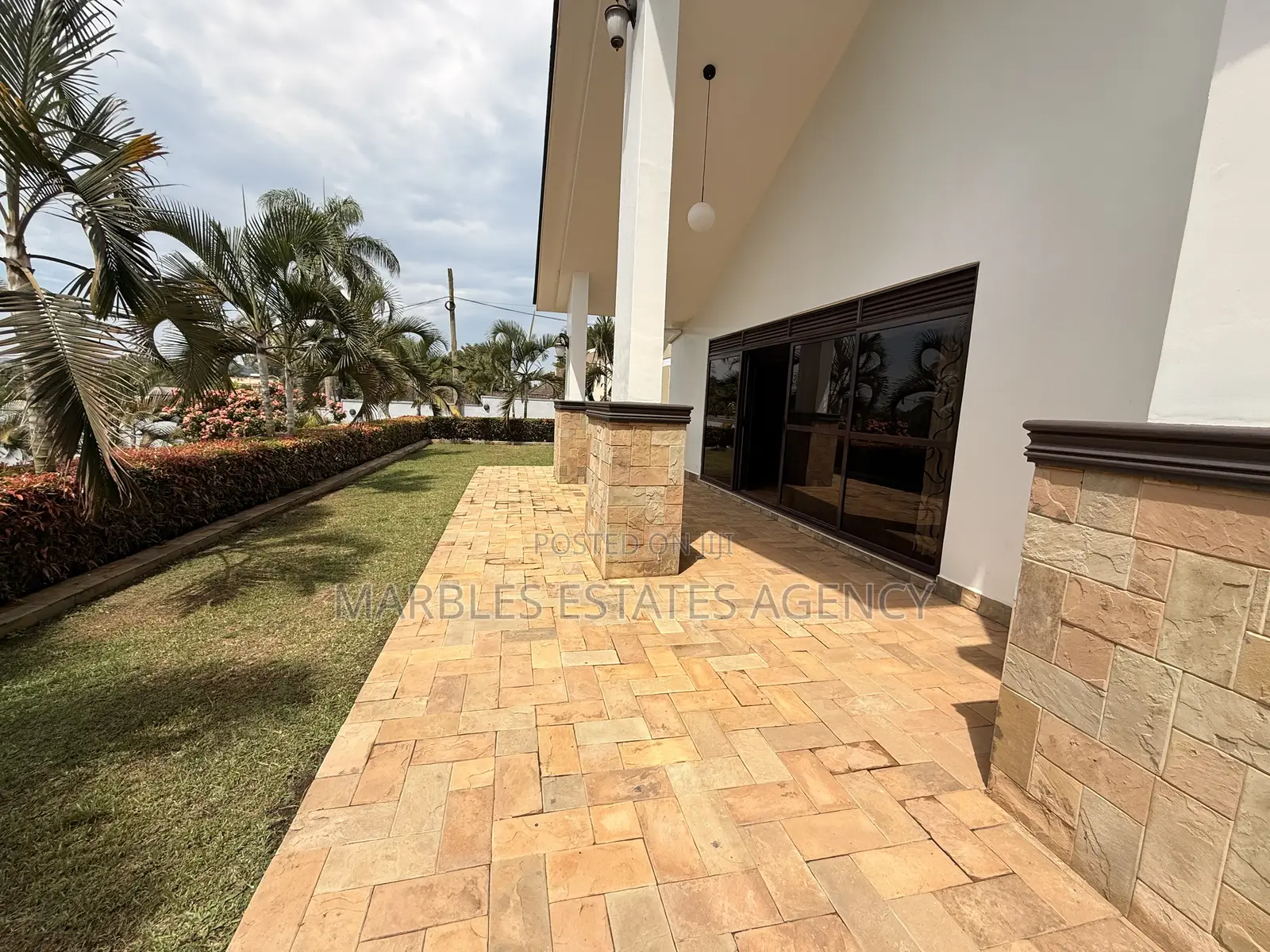 5bdrm House in Bugolobi, Central Division for sale