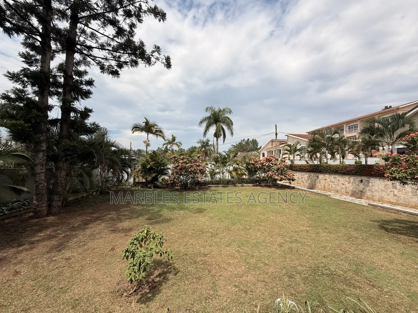 5bdrm House in Bugolobi, Central Division for sale