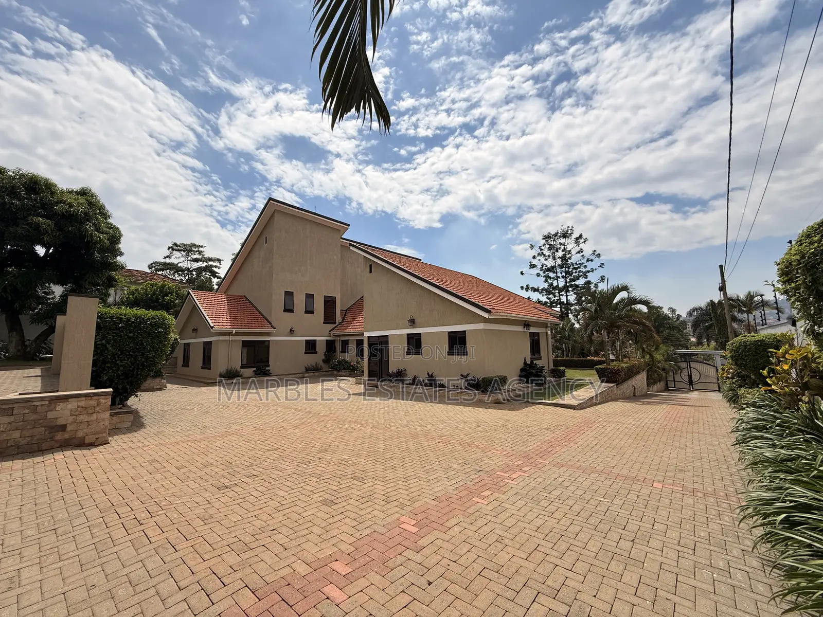 5bdrm House in Bugolobi, Central Division for sale