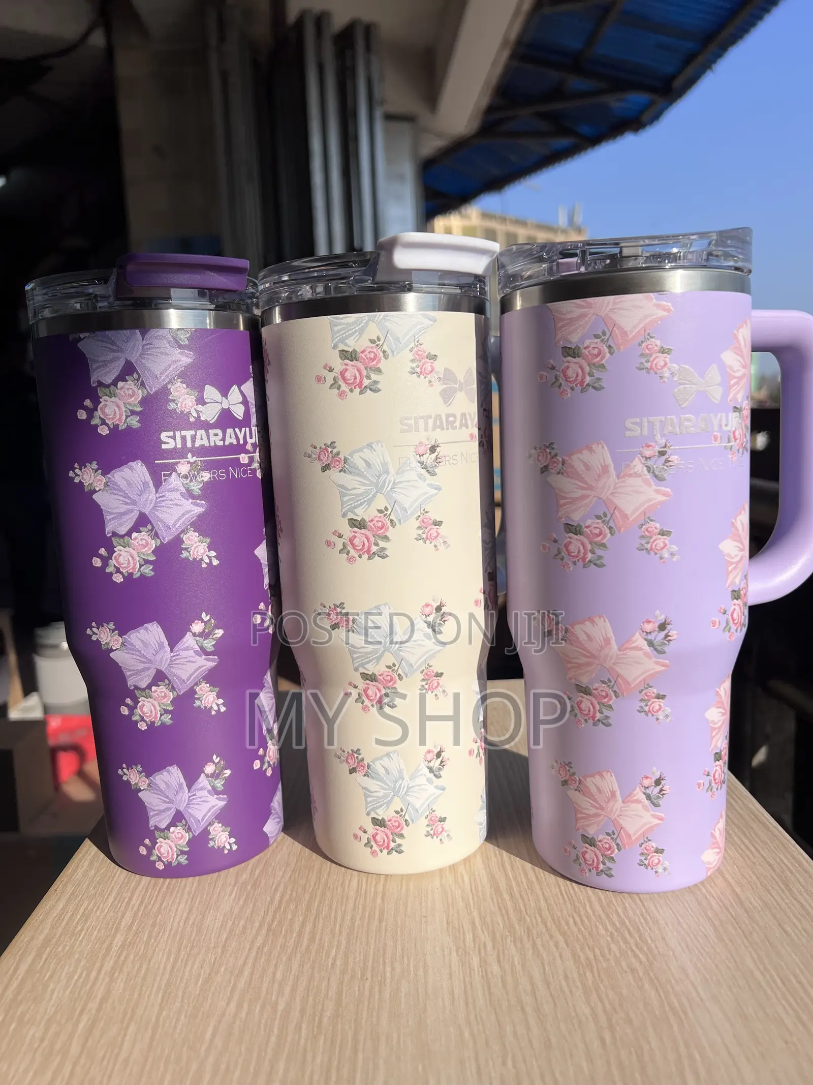 Beautiful Floral 900ml Tumbler for Every Journey