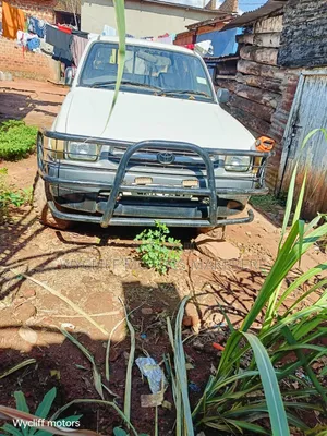 Toyota Voxy 2004 Blue
