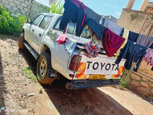 Toyota Voxy 2004 Blue