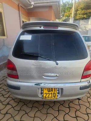 Toyota Voxy 2001 Green