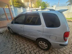 Toyota Voxy 2001 Green