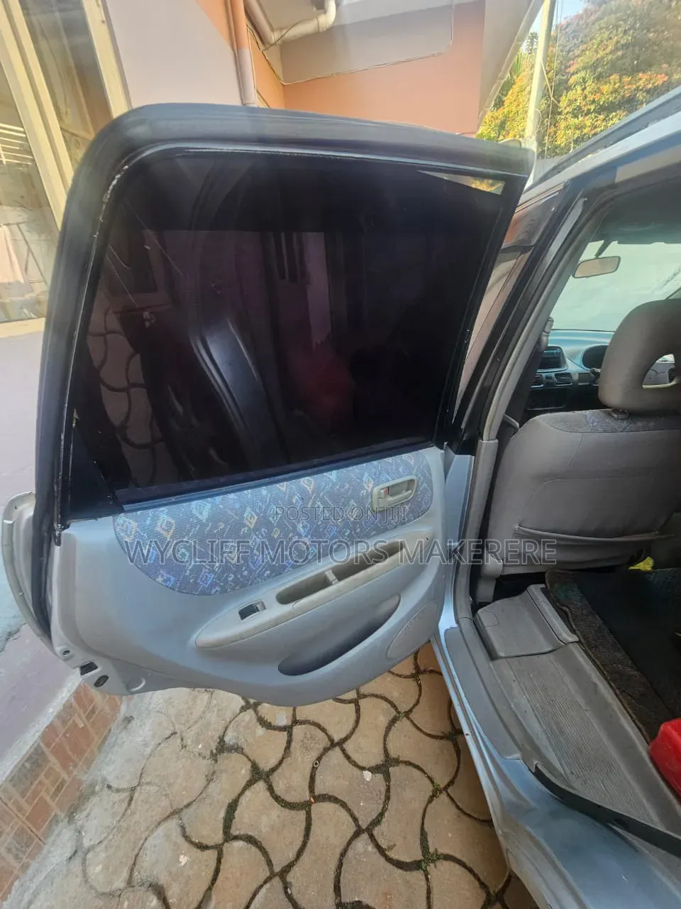 Toyota Voxy 2001 Green