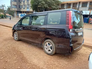 Toyota Noah 2015 Red