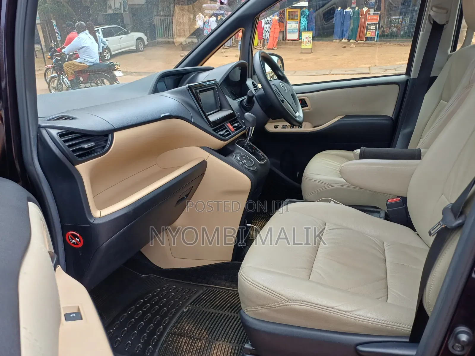 Toyota Noah 2015 Red