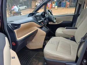 Toyota Noah 2015 Red