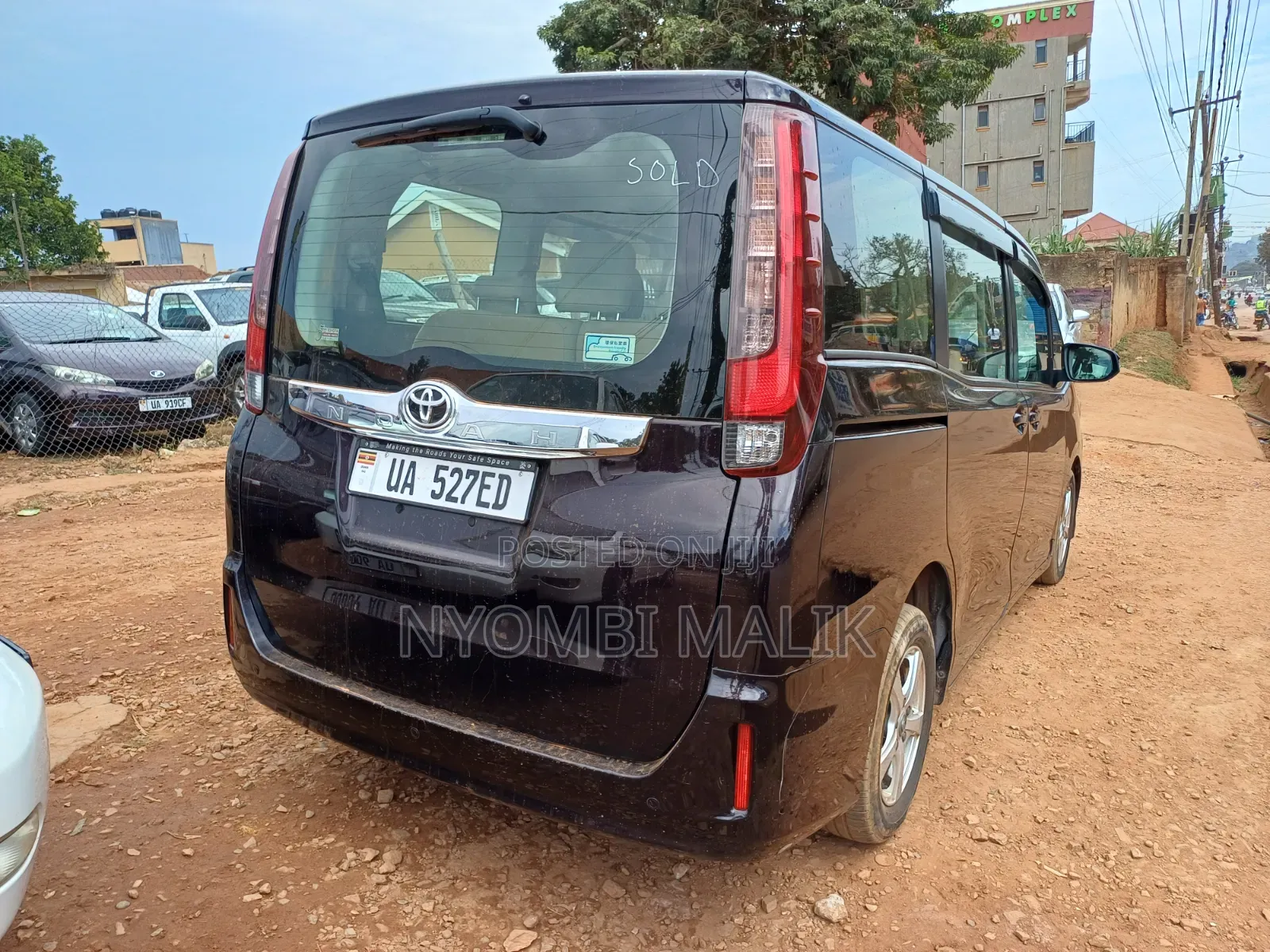 Toyota Noah 2015 Red