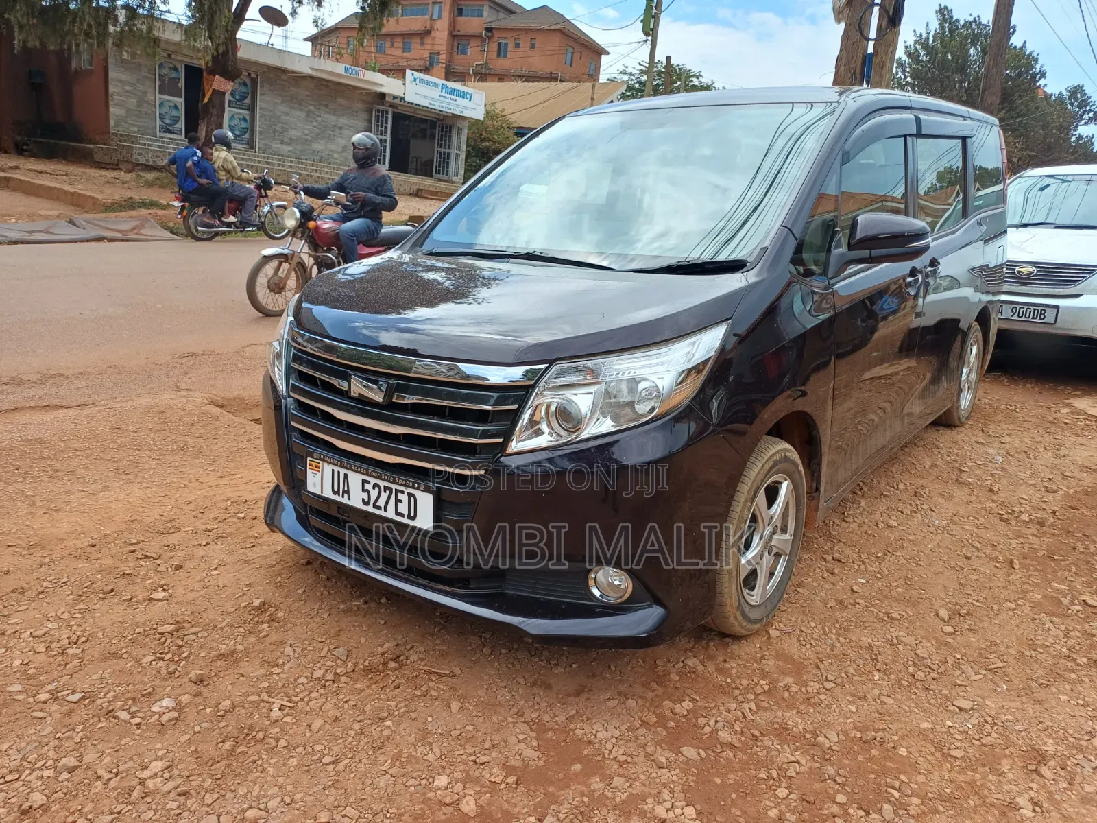 Toyota Noah 2015 Red