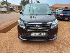 Toyota Noah 2015 Red