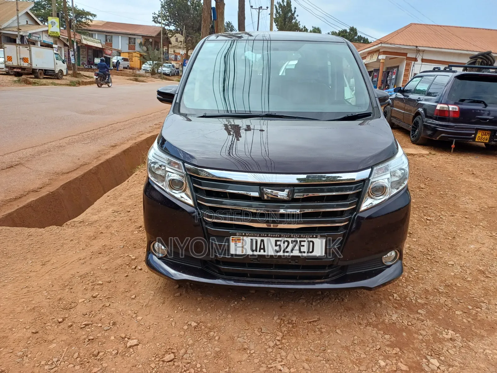 Toyota Noah 2015 Red