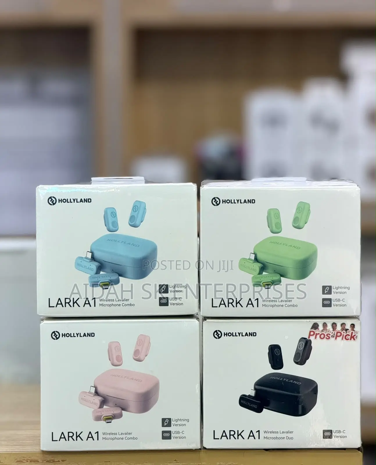 Hollyland Lark A1 Combo Wireless Microphone for iPhone Android