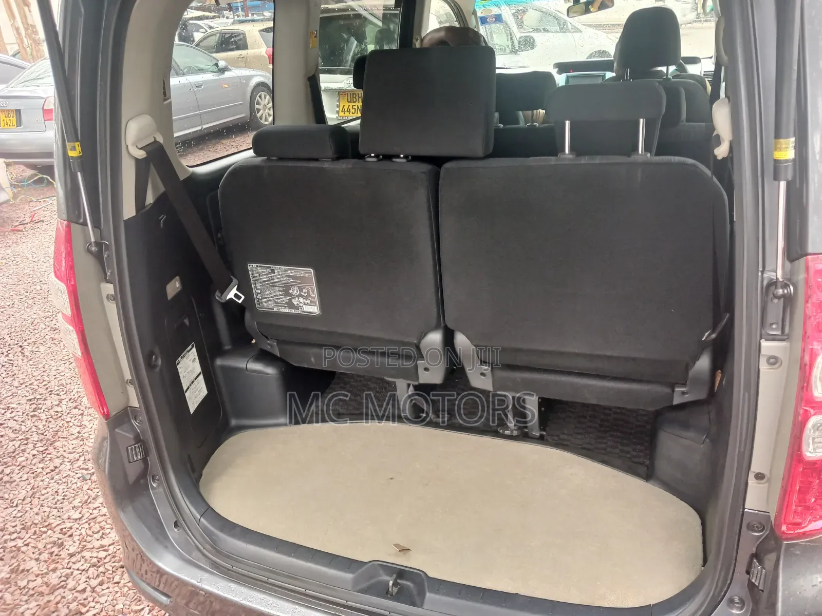 Toyota Noah 2010 Gray