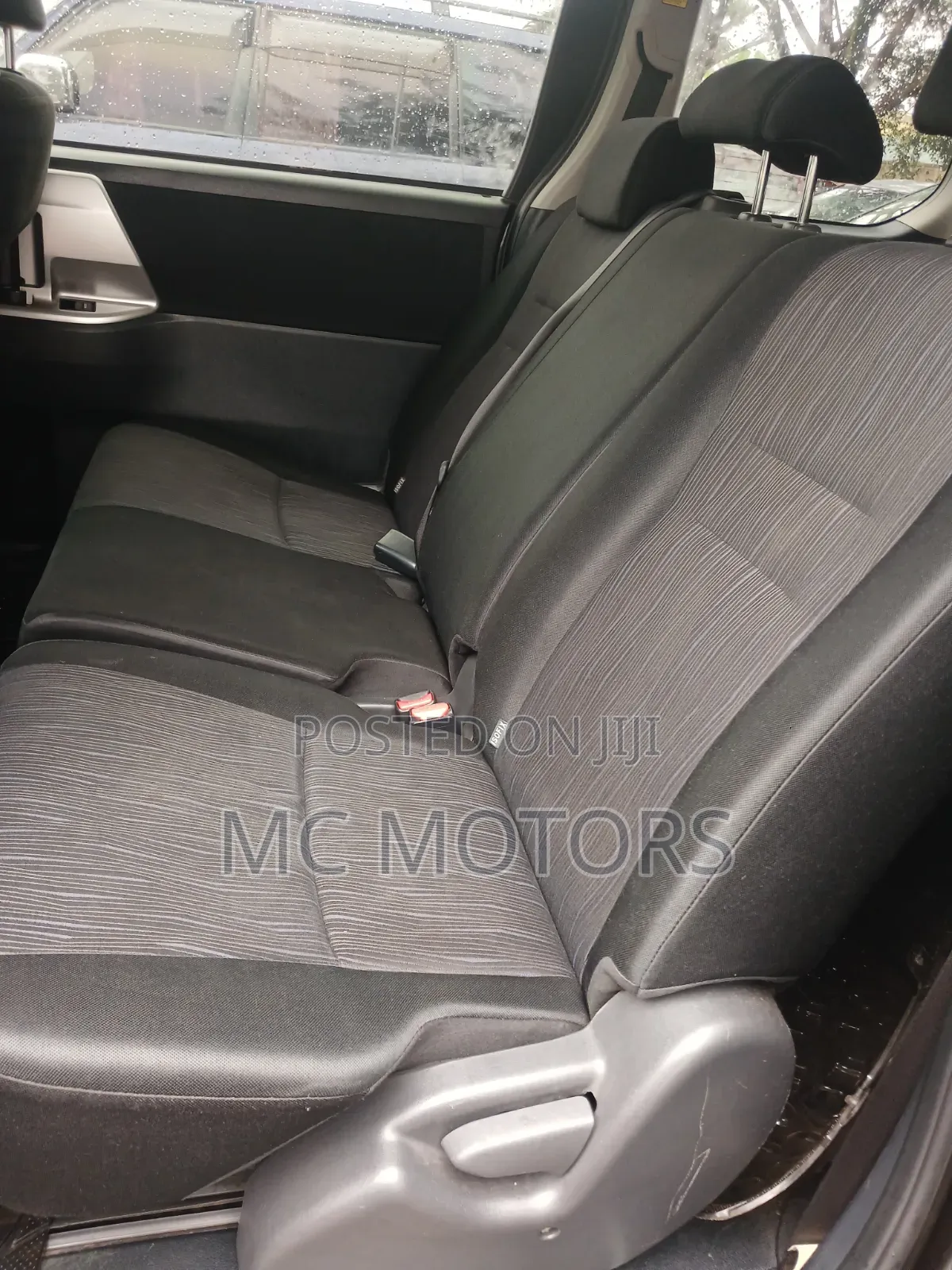 Toyota Noah 2010 Gray
