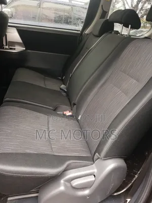 Toyota Noah 2010 Gray