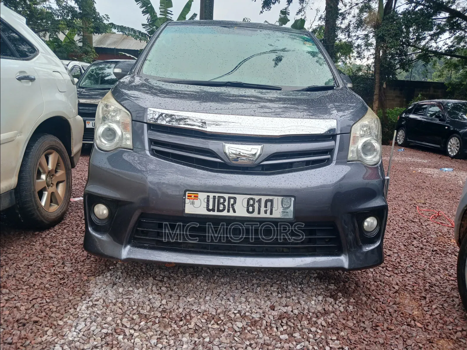Toyota Noah 2010 Gray