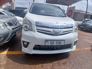 Toyota Noah 2011 White