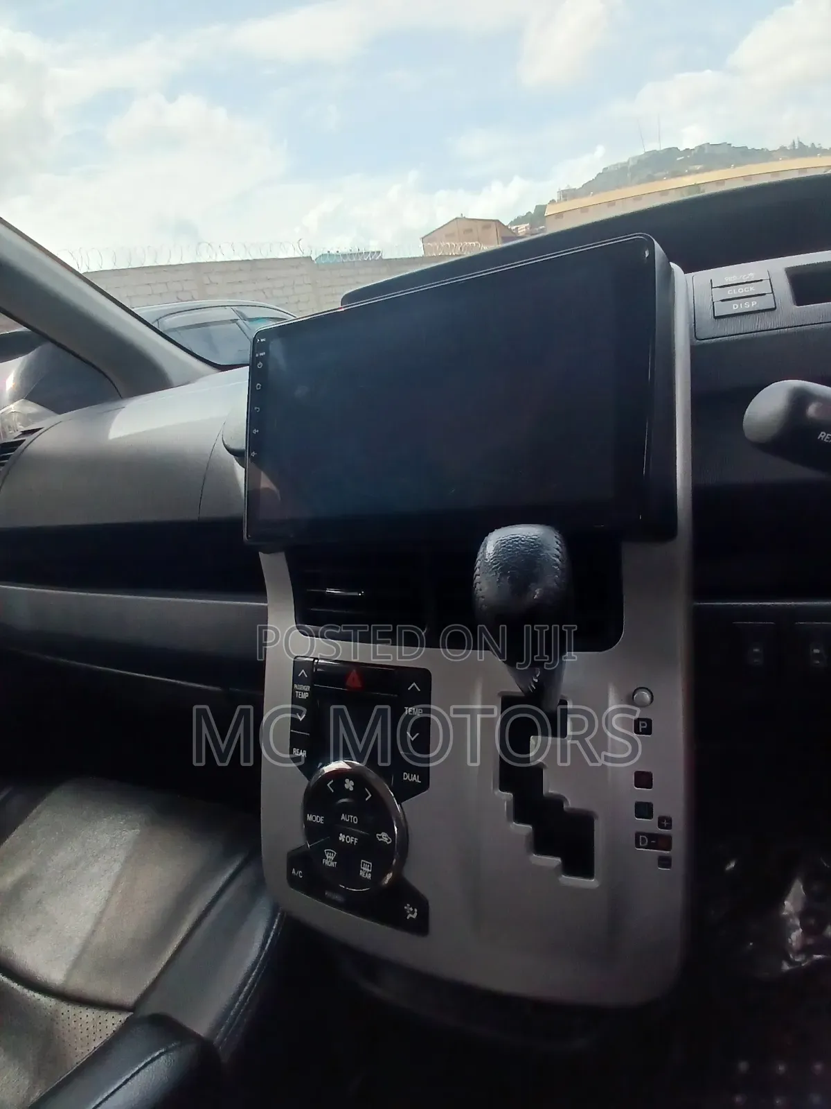 Toyota Noah 2011 White