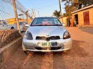 Toyota Vitz 2004 Pink