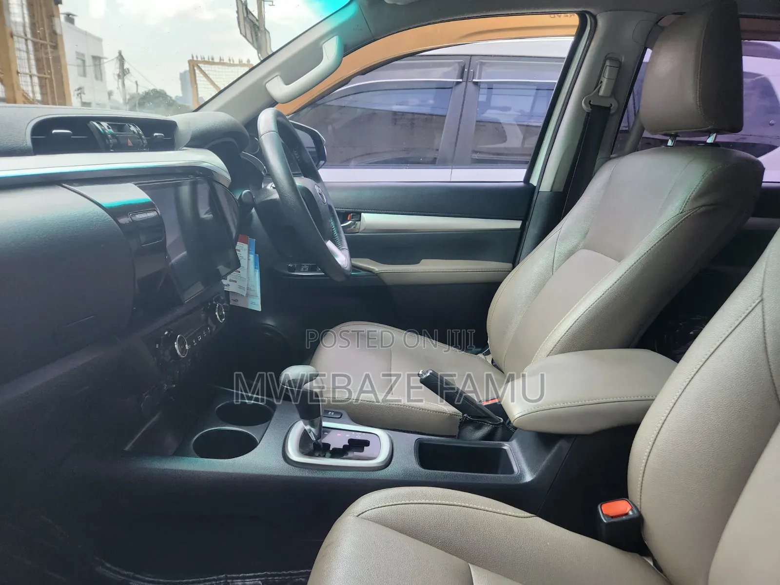 Toyota Hilux 2018 White
