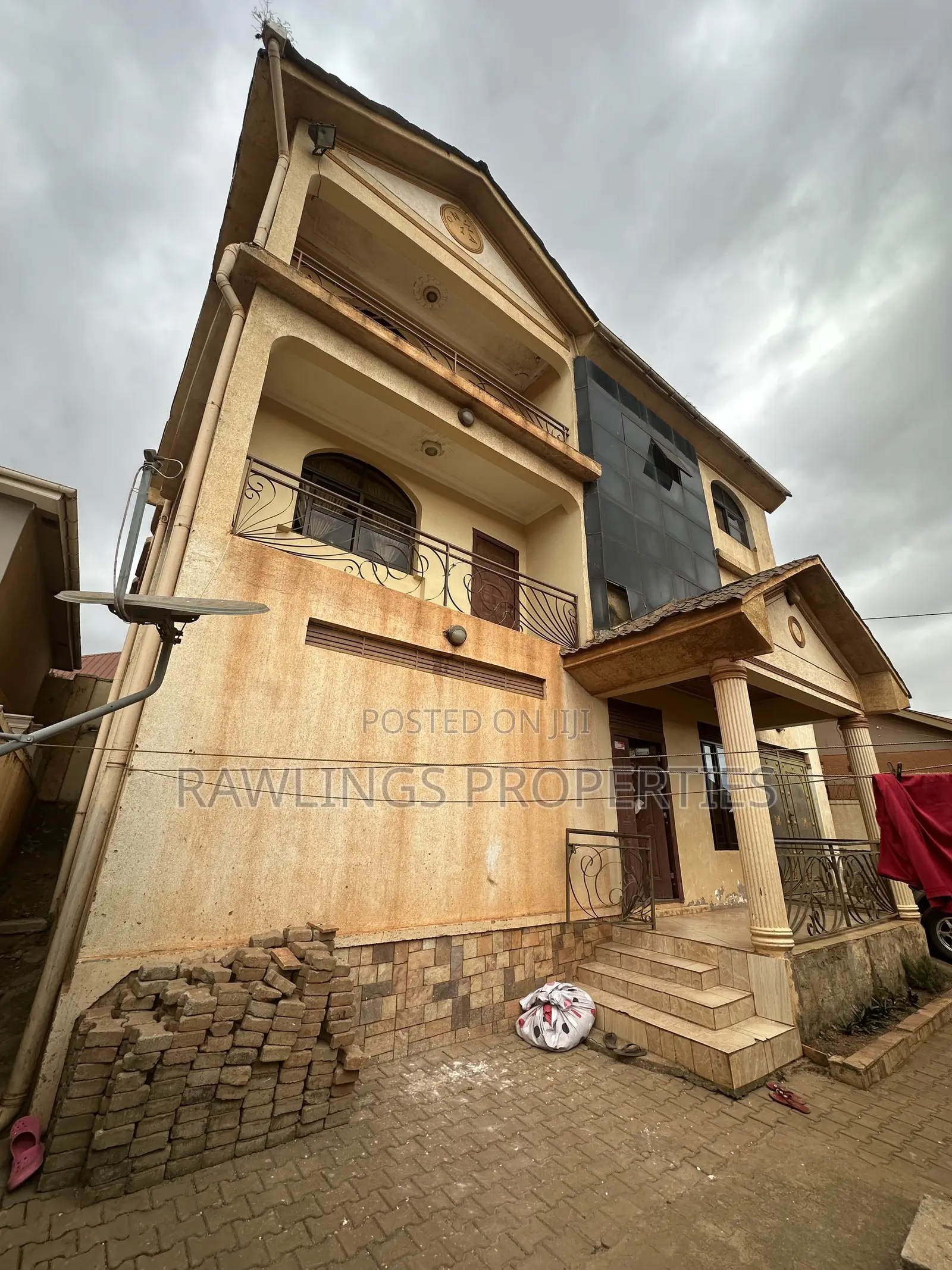 5bdrm Duplex in Bunamwaya, Rubaga for sale