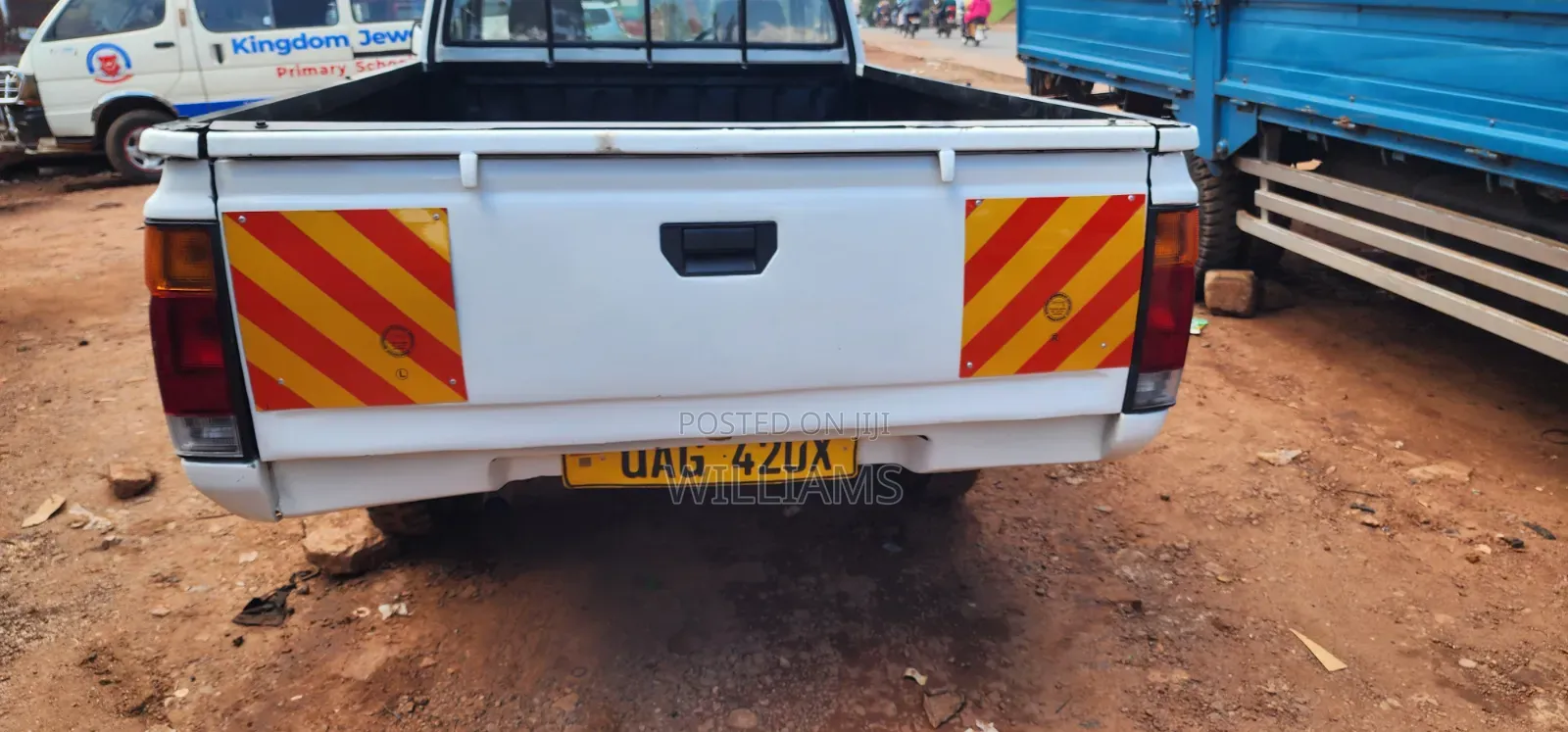 Nissan Pick-Up 1993 White