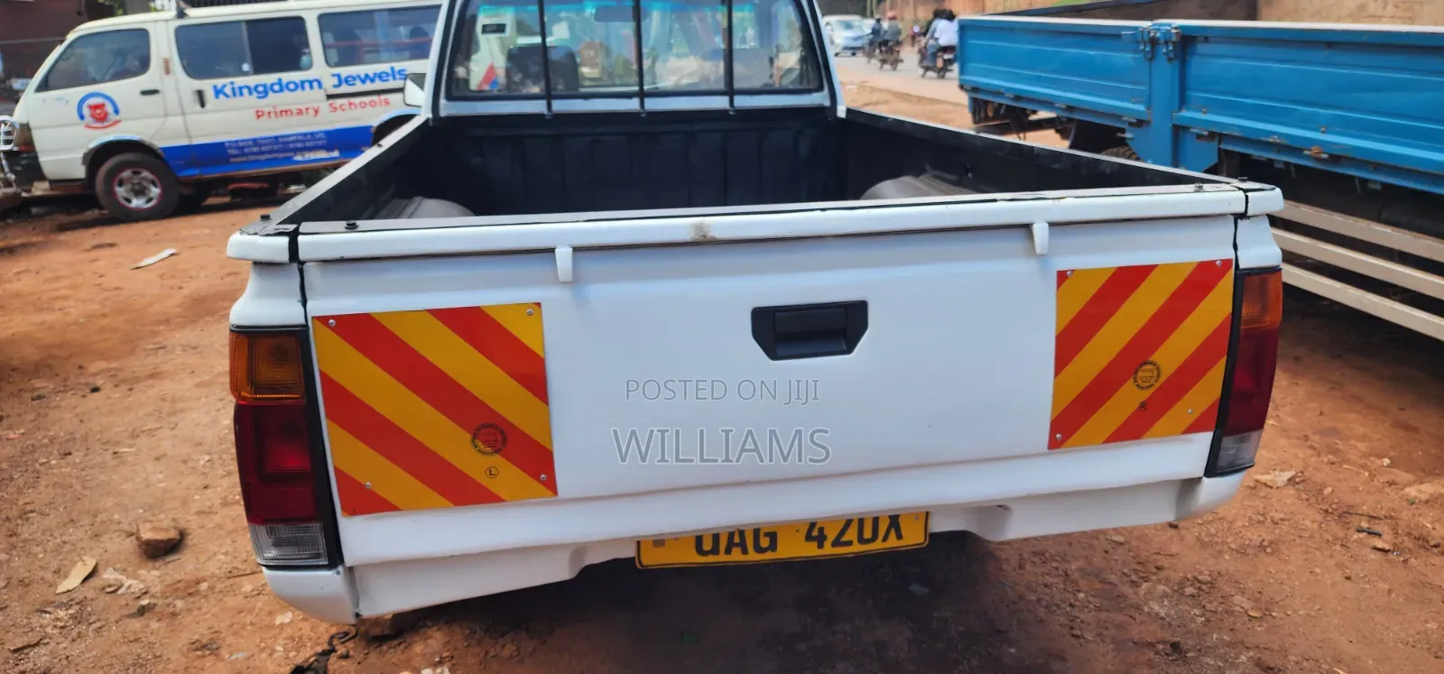Nissan Pick-Up 1993 White