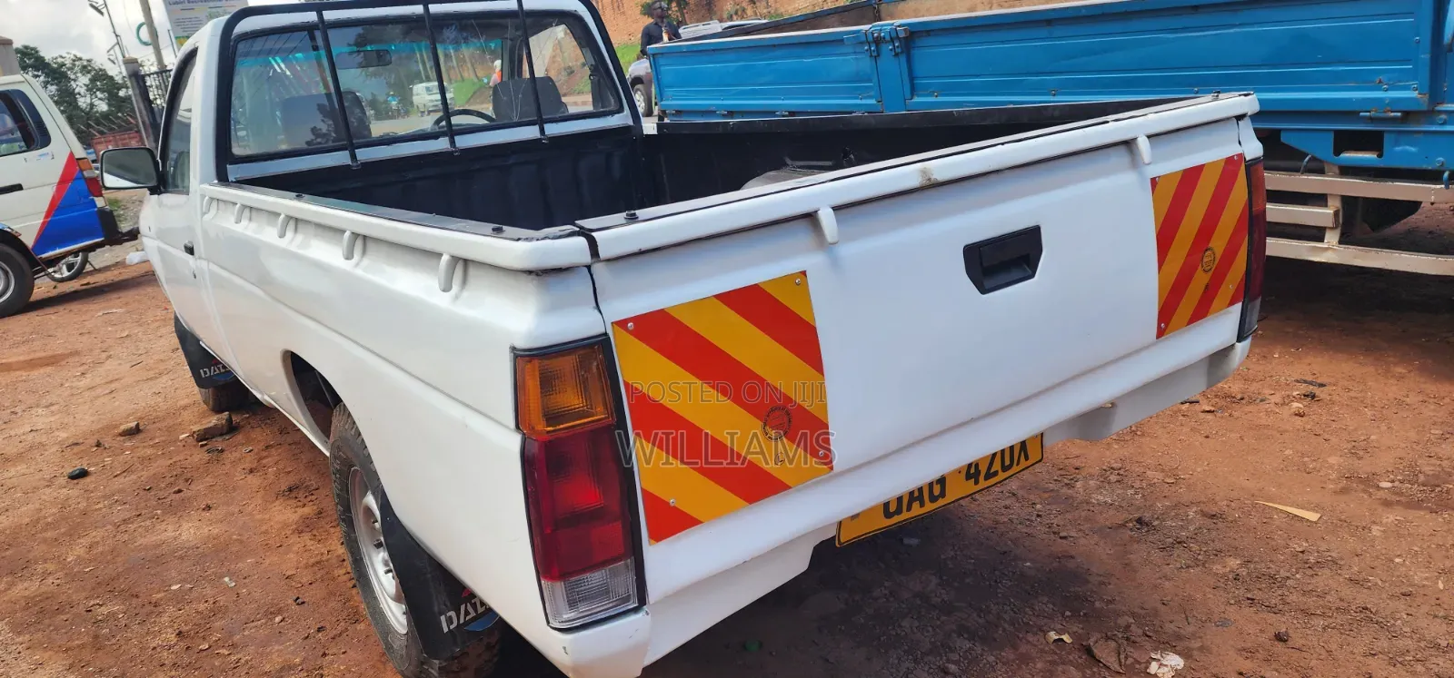 Nissan Pick-Up 1993 White