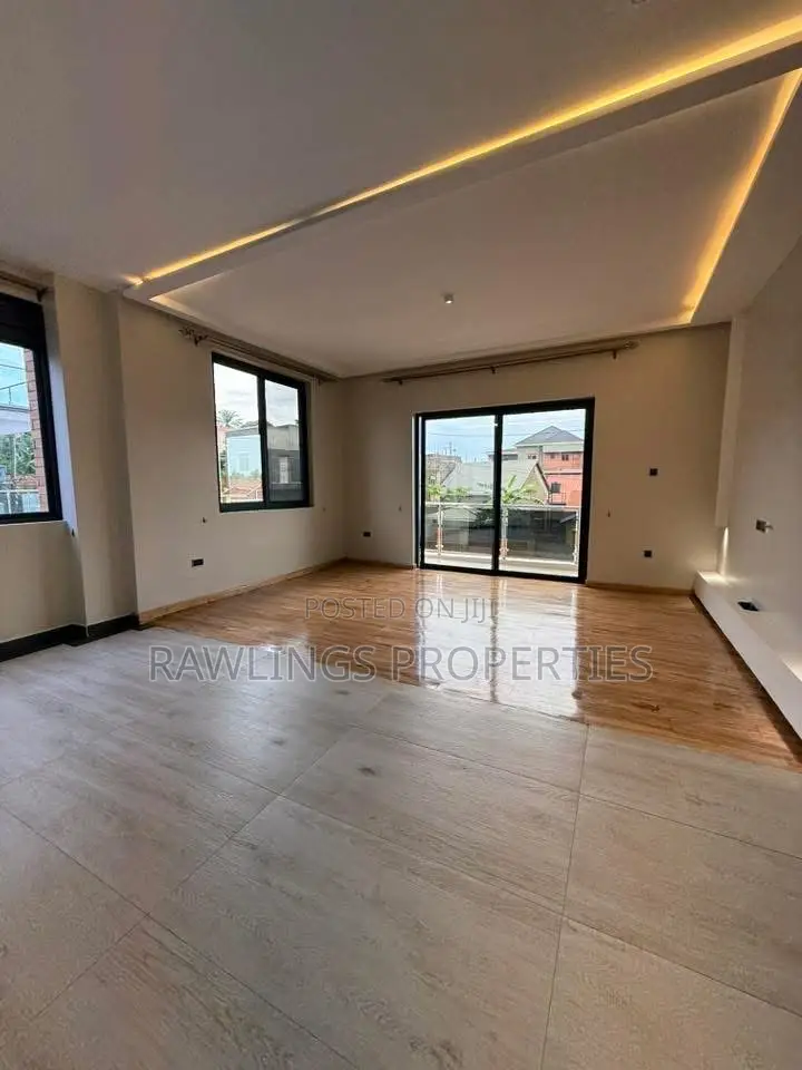 3bdrm Apartment in Kalungu, Makindye for rent