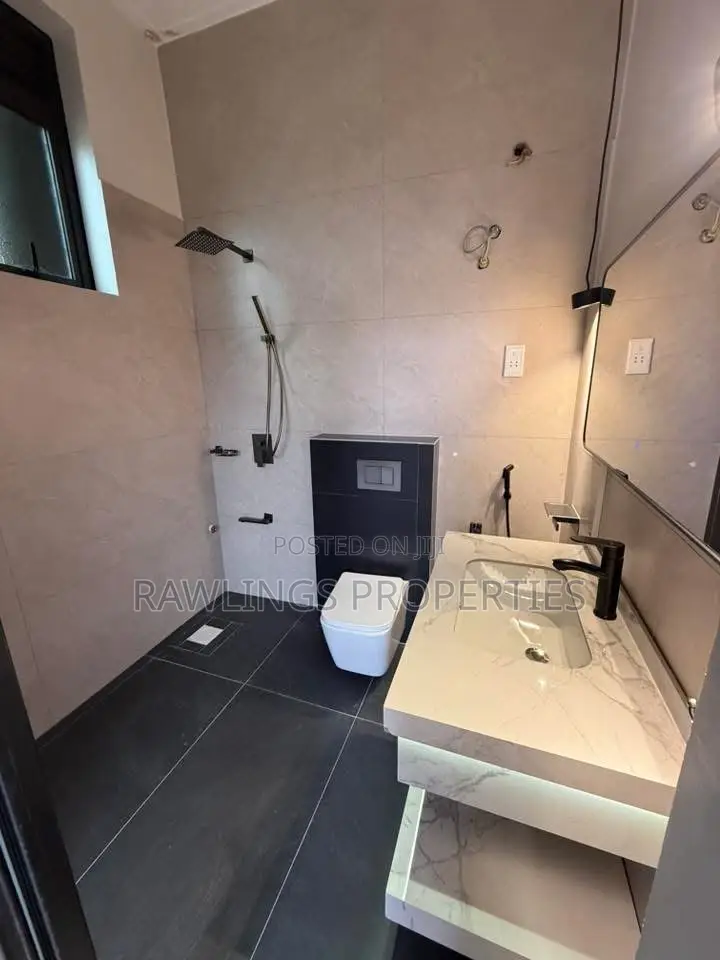 3bdrm Apartment in Kalungu, Makindye for rent