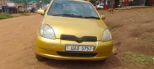 Toyota Vitz 2000 Gold