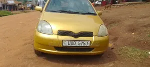 Toyota Vitz 2000 Gold