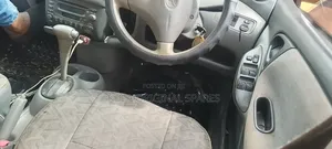 Toyota Vitz 2000 Gold