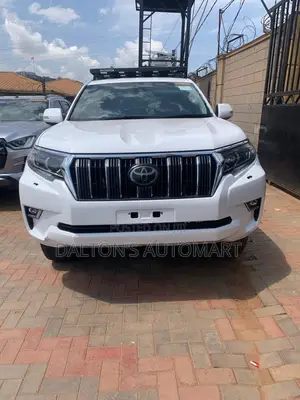 Toyota Land Cruiser Prado 2.8 2019 White