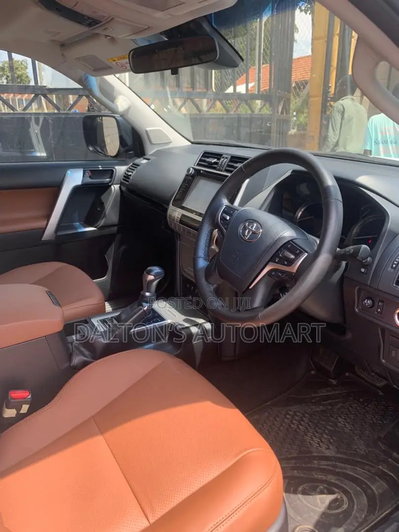 Toyota Land Cruiser Prado 2.8 2019 White