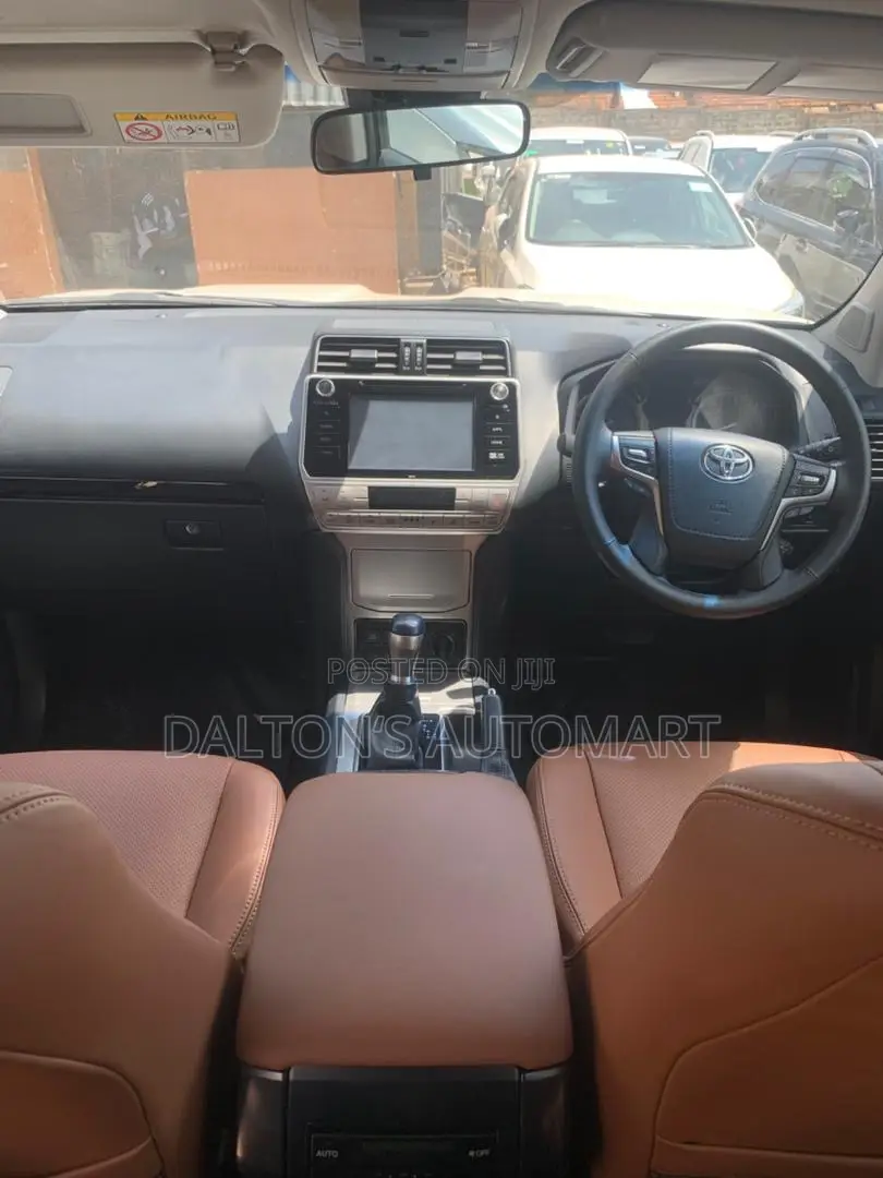 Toyota Land Cruiser Prado 2.8 2019 White