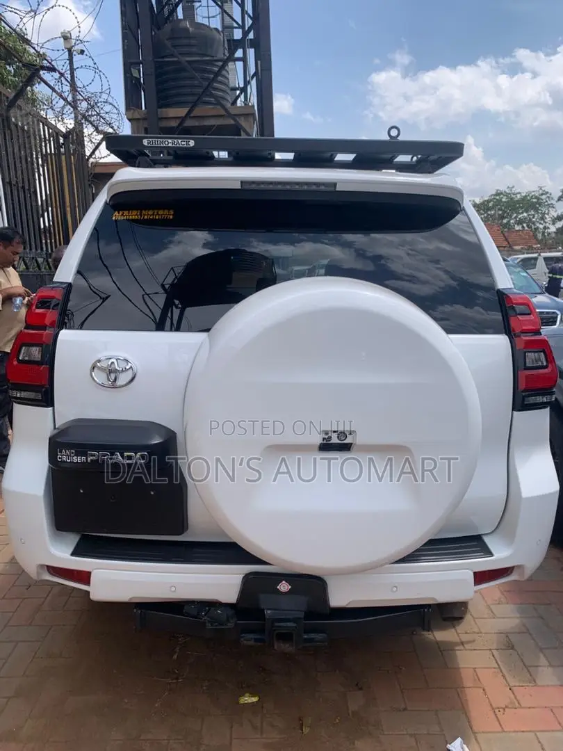 Toyota Land Cruiser Prado 2.8 2019 White