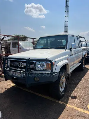 Toyota Land Cruiser 79 Series 2017 White