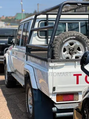 Toyota Land Cruiser 79 Series 2017 White