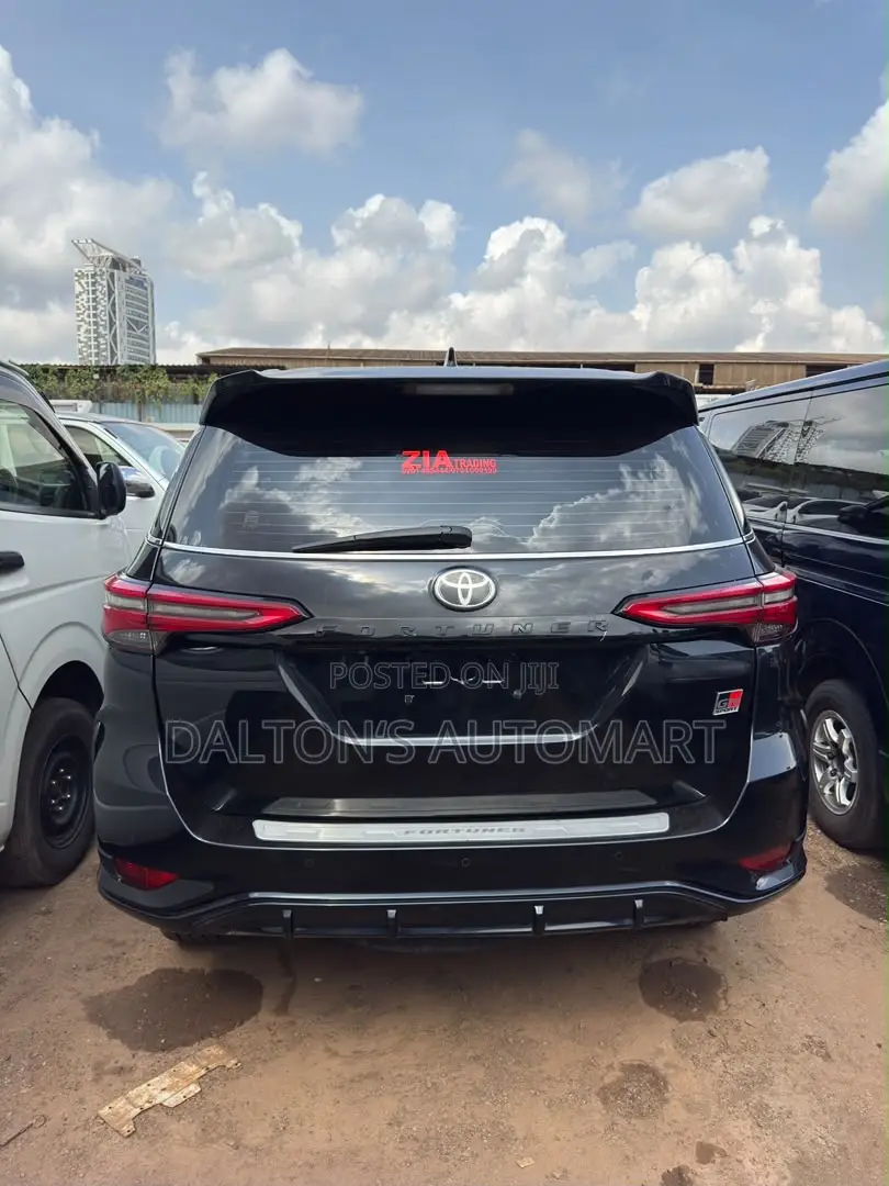 Toyota Fortuner 2.8 D AWD 2021 Black