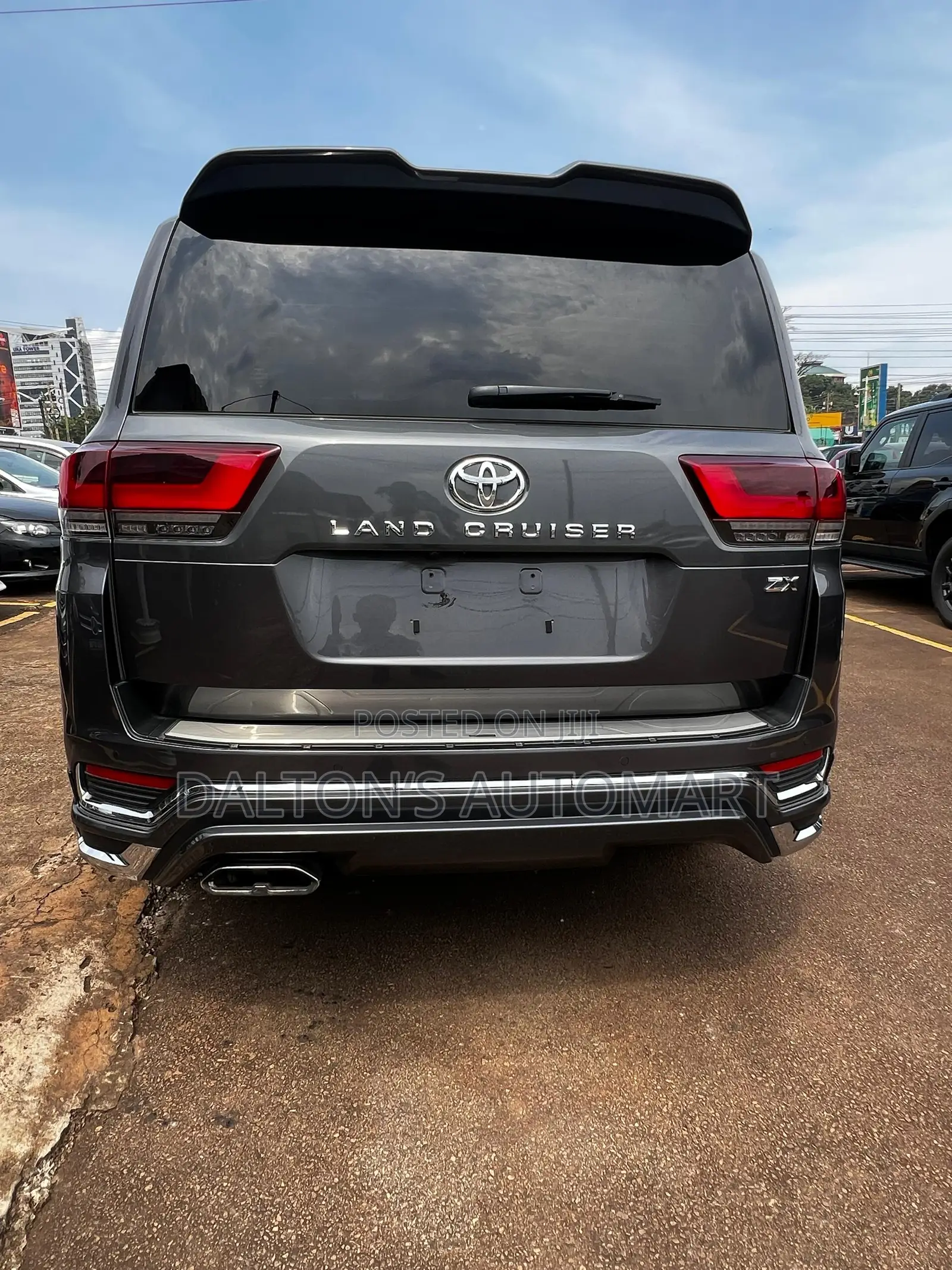 Toyota Land Cruiser LC300 2023 Gray